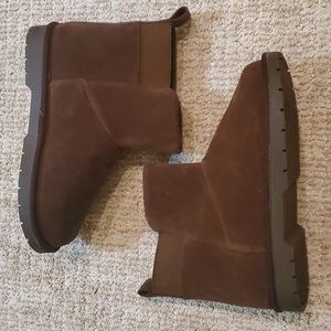 Chocolate brown Gaahuu boots size 6
